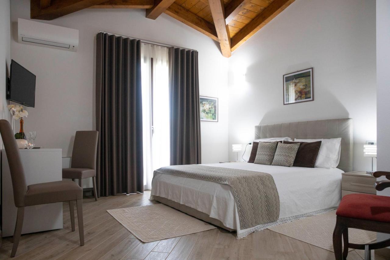 Irilor Luxury B&B Valledoria  Buitenkant foto